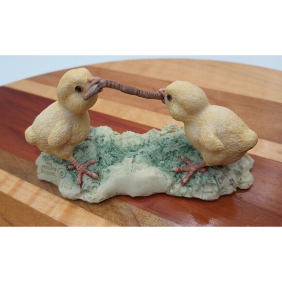 Schmid Lowell Davis "Don't Play With Your Food " Figurine Chicks With Worm - Picture 3 of 9